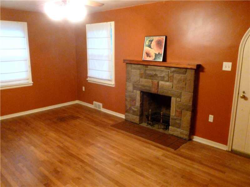 543 Ridge Road Ambridge, PA 15003 - Photo 11 of 23 Living Room.