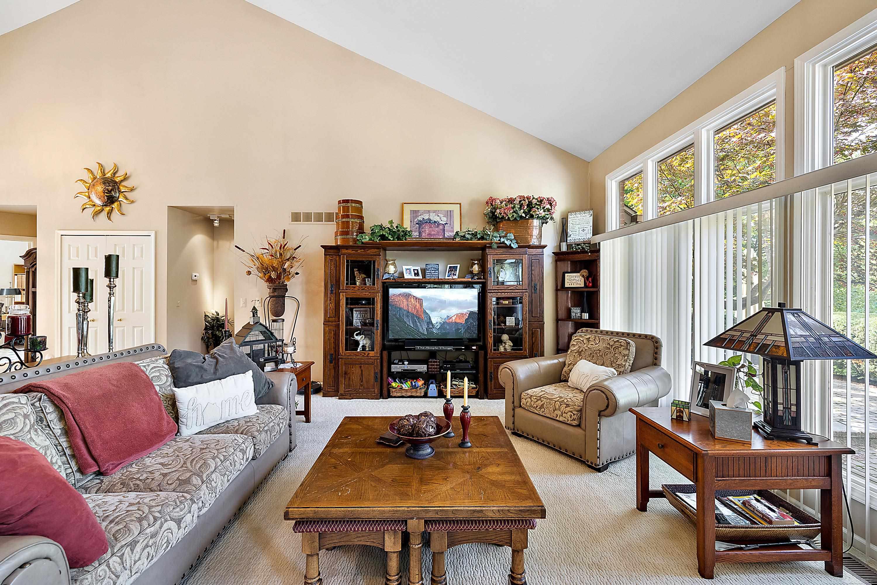 1039 Bloomview Circle Rochester, MI 48307 - Photo 27 of 80 50122641-26.JPG