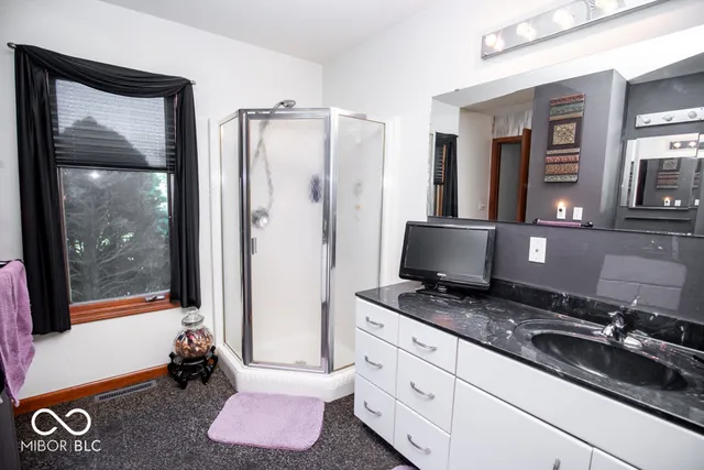 $699,900 | 1000 East County Road 55 South, North Vernon, IN 47265