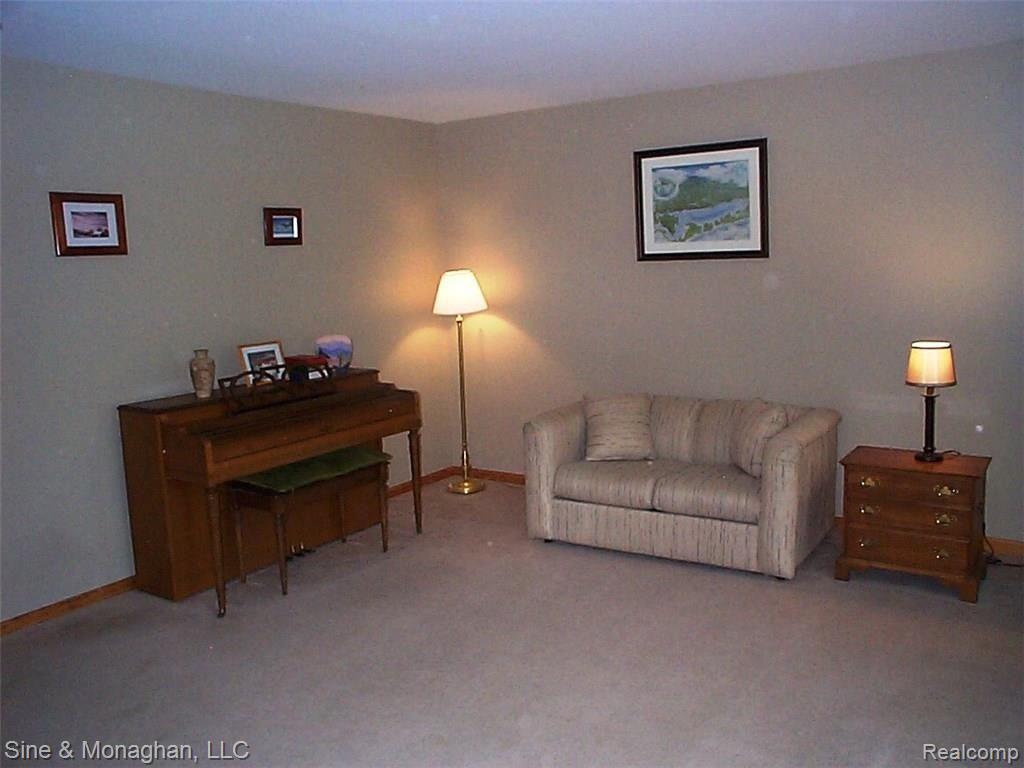 339 Cox Road St. Clair, MI 48079 - Photo 6 of 53 6 LIVING RM 339 COX.JPG