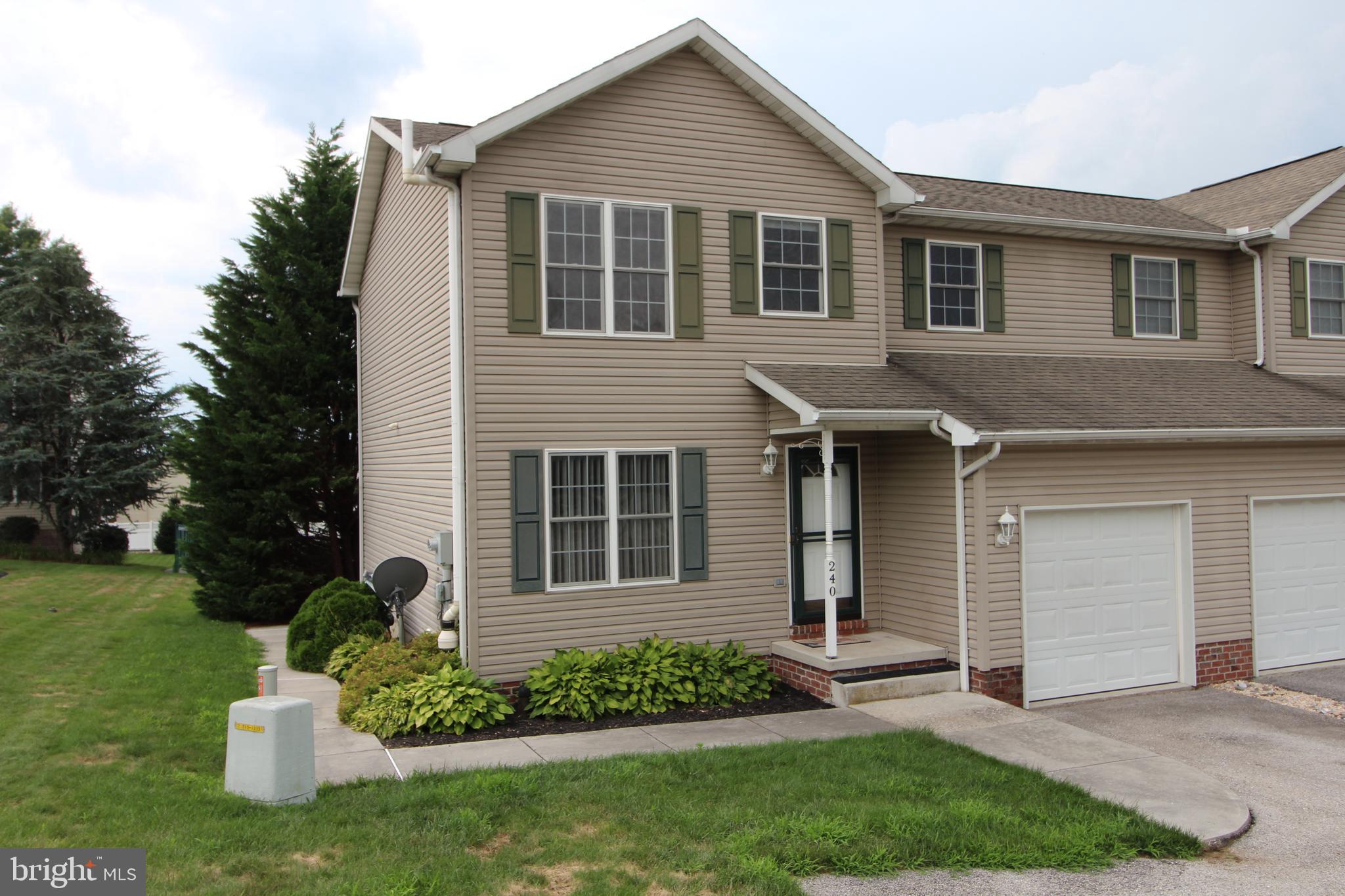 240 North Walnut Street Spring Grove, PA 17362 - Photo 2 of 18