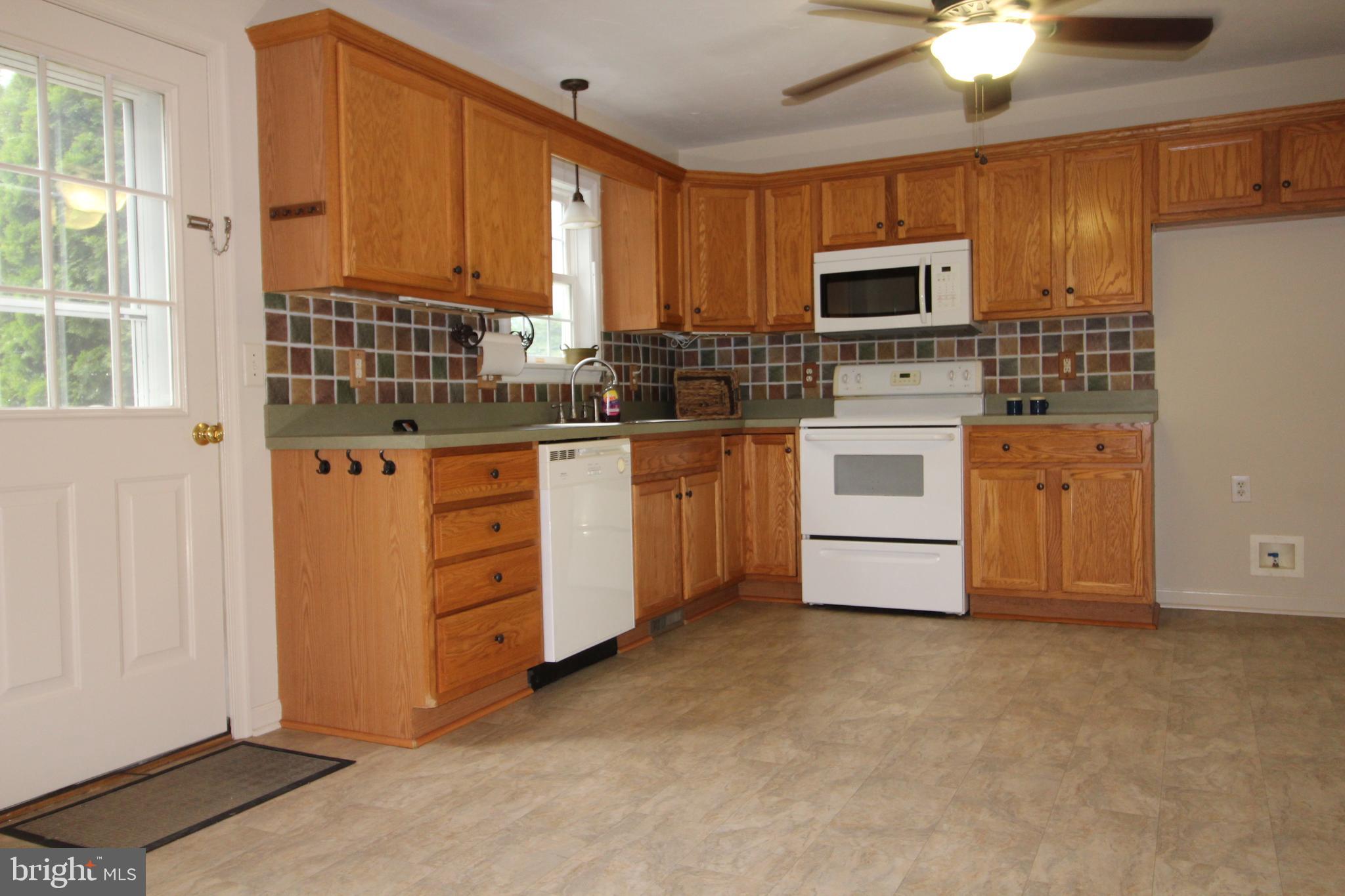 240 North Walnut Street Spring Grove, PA 17362 - Photo 7 of 18