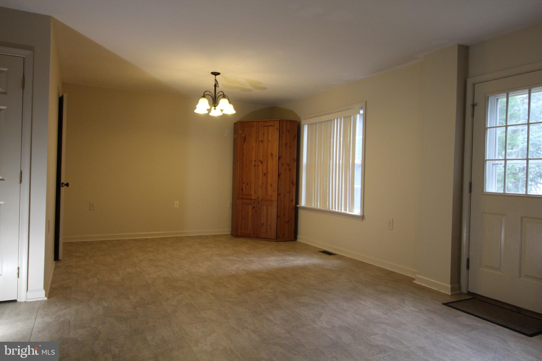 240 North Walnut Street Spring Grove, PA 17362 - Photo 8 of 18