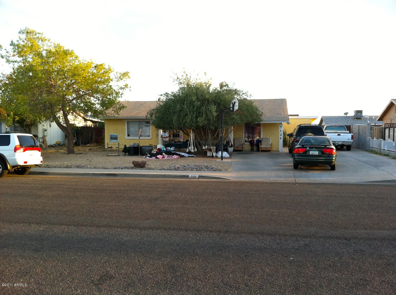 7121 West Hatcher Road Peoria, AZ 85345 - Photo 1 of 17 FRONT