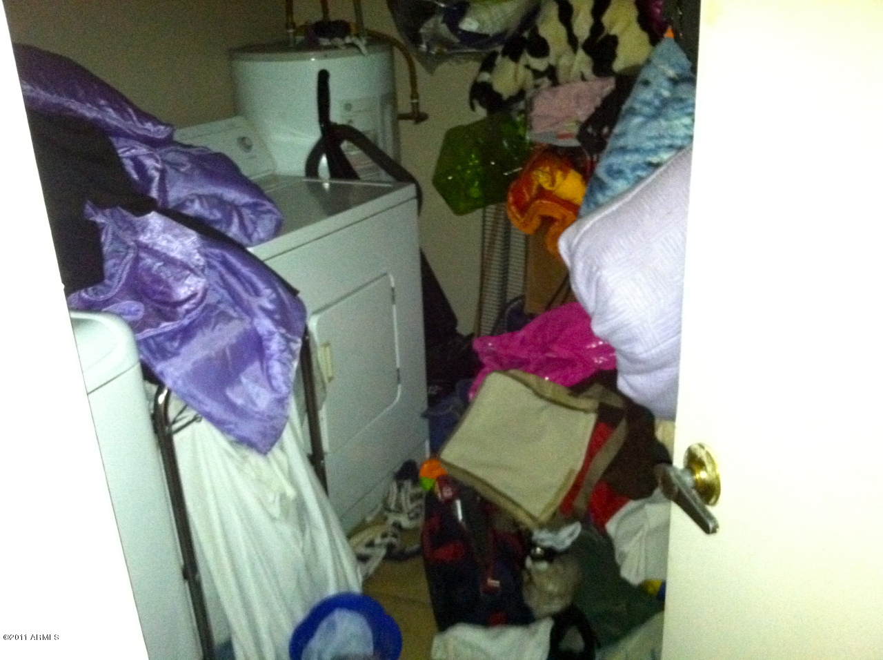 7121 West Hatcher Road Peoria, AZ 85345 - Photo 11 of 17 INSIDE LAUNDRY