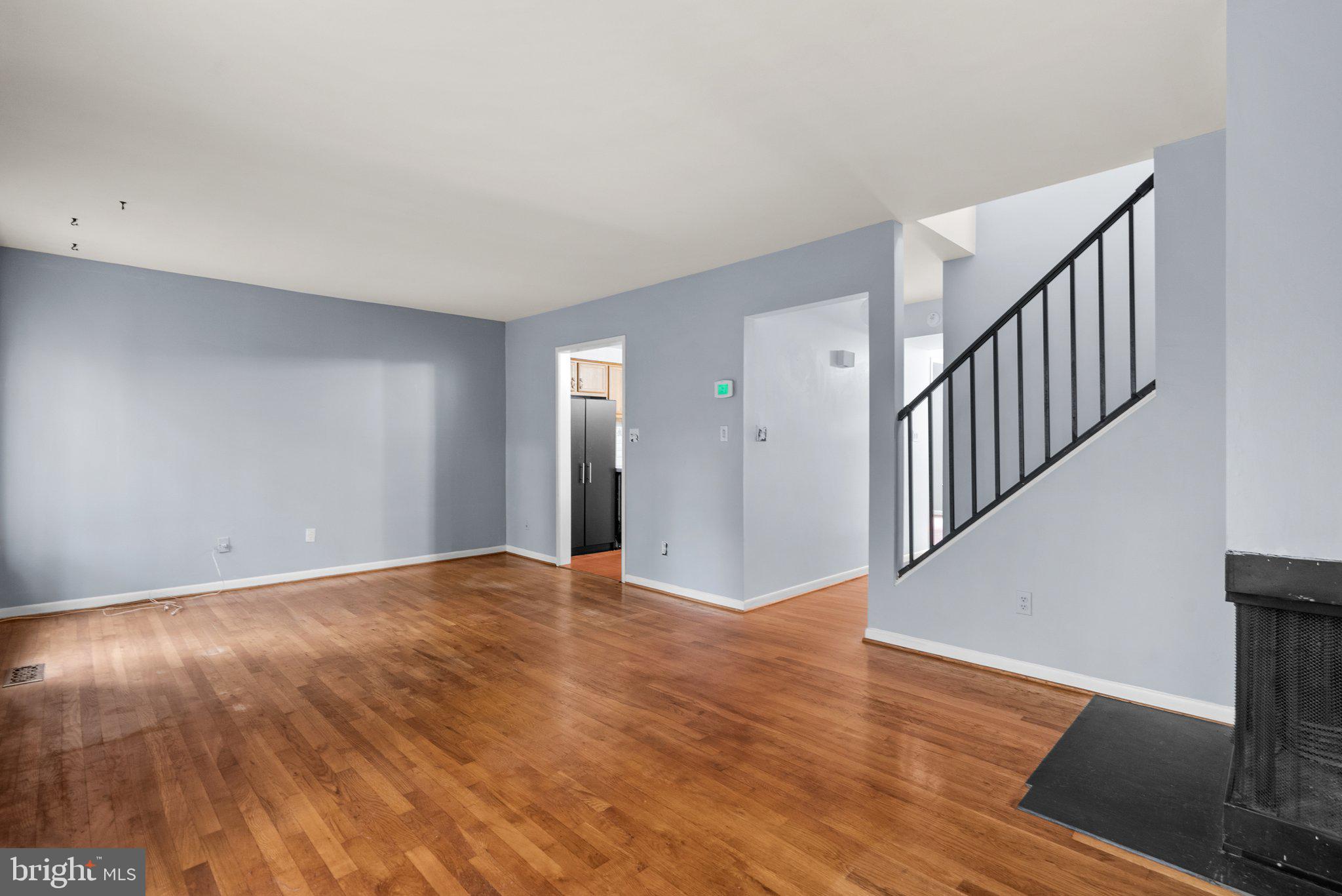 9610 Basket Ring Road Columbia, MD 21045 - Photo 3 of 29 Light and bright Living Room