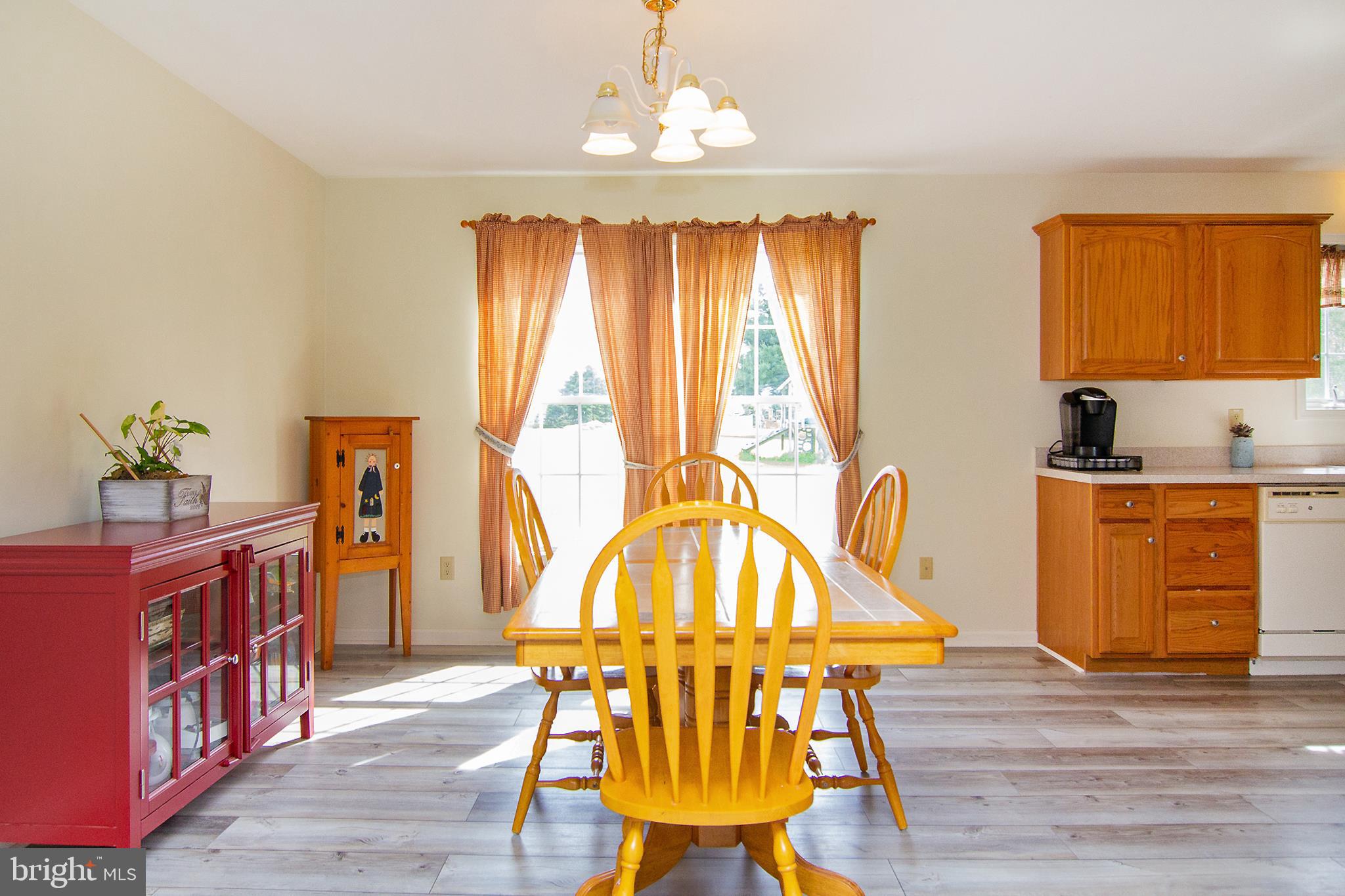 1105 Fox Run Terrace Hanover, PA 17331 - Photo 11 of 31 Eat In Kitchen