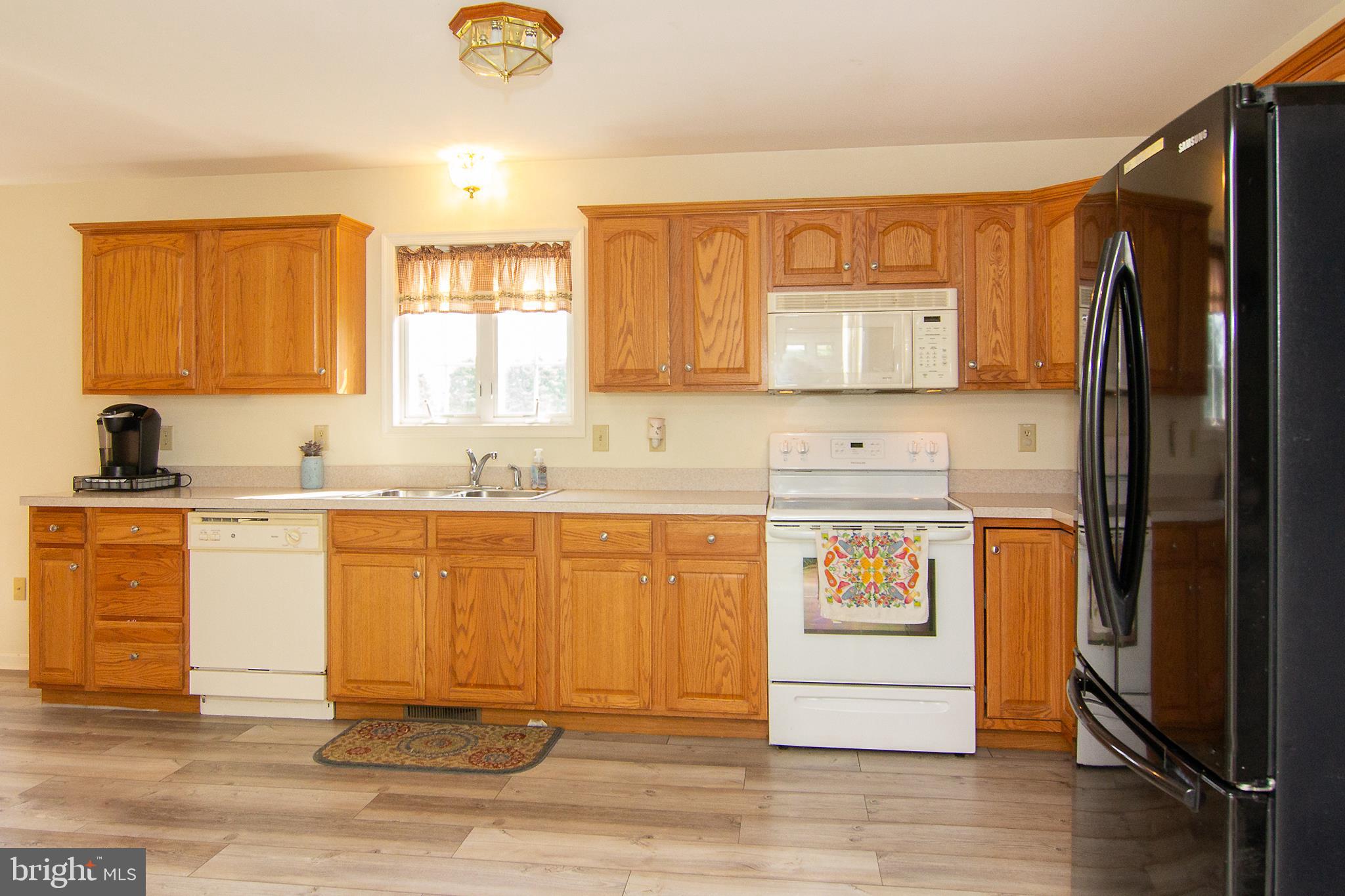 1105 Fox Run Terrace Hanover, PA 17331 - Photo 4 of 31 Kitchen