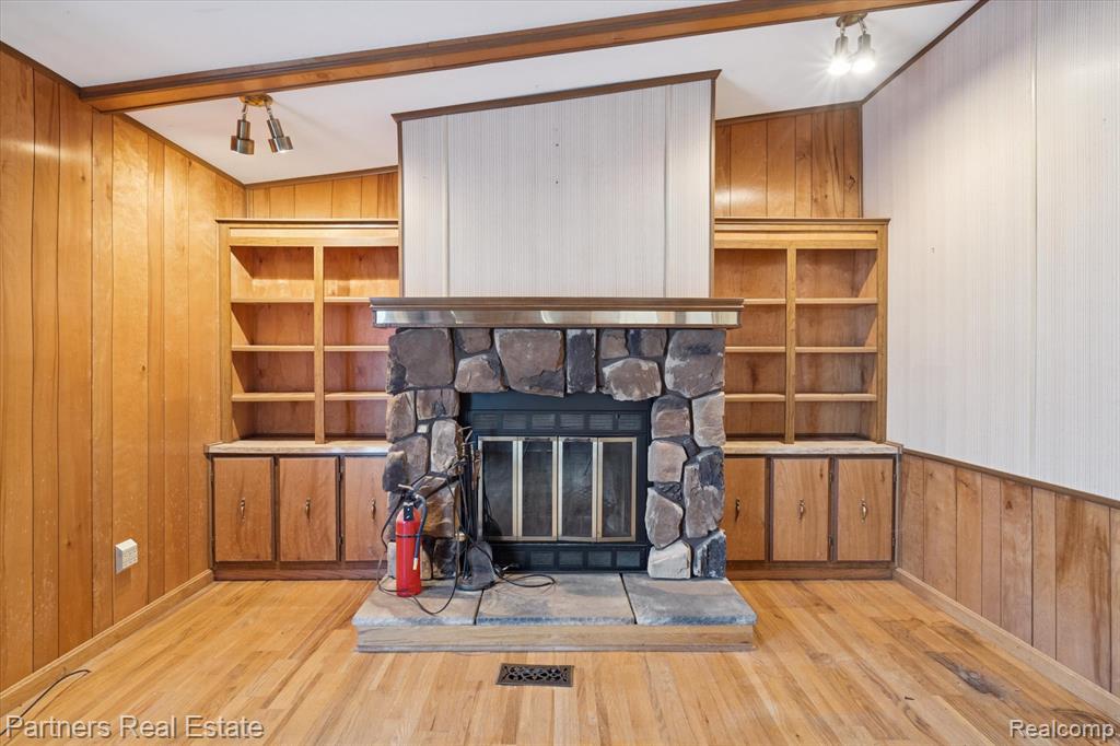 10836 Tuthill Road South Lyon, MI 48178 - Photo 19 of 79