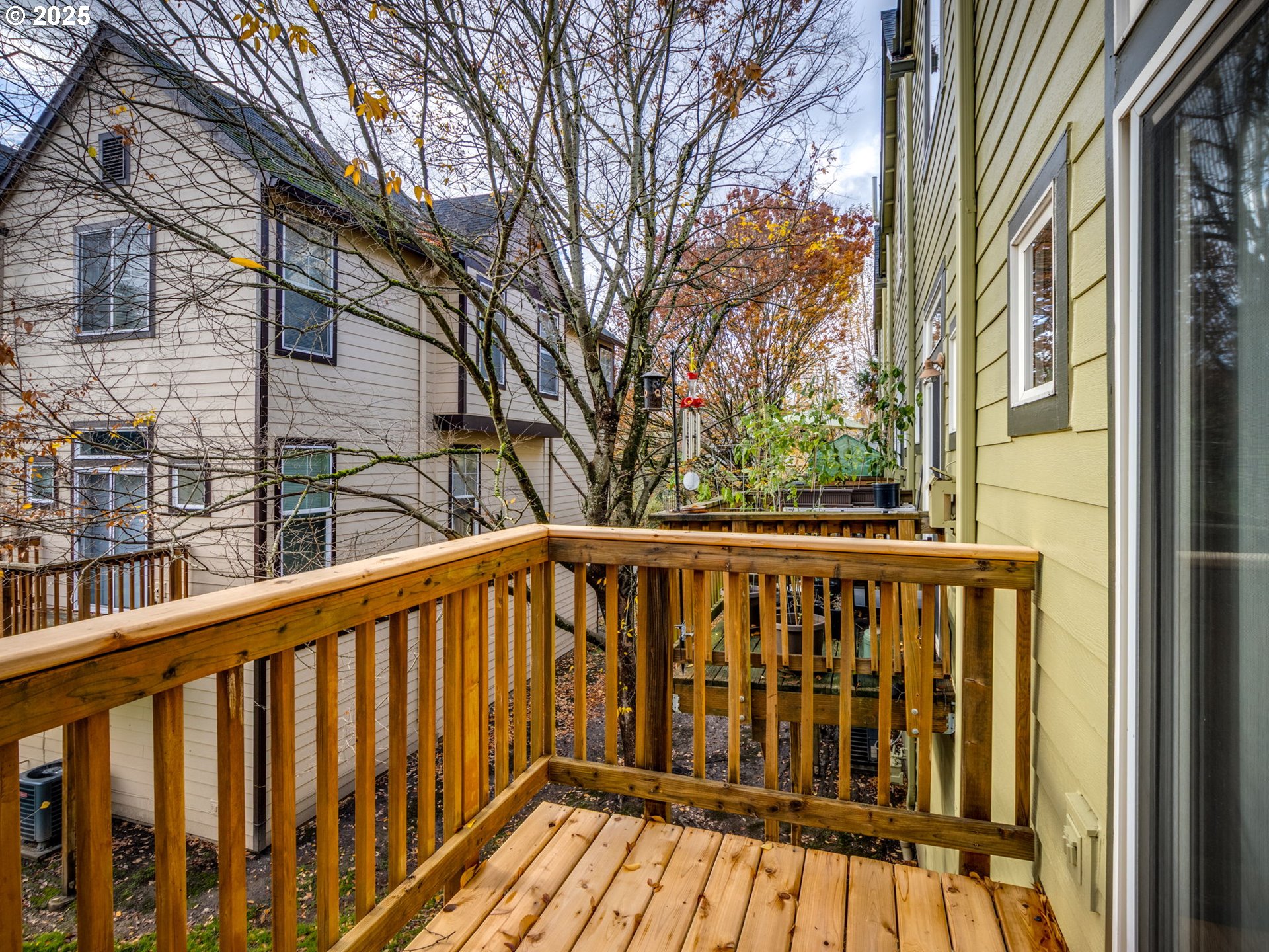 606 Southwest Dillan Drive Beaverton, OR 97006 - Photo 7 of 29 a view of wooden balcony