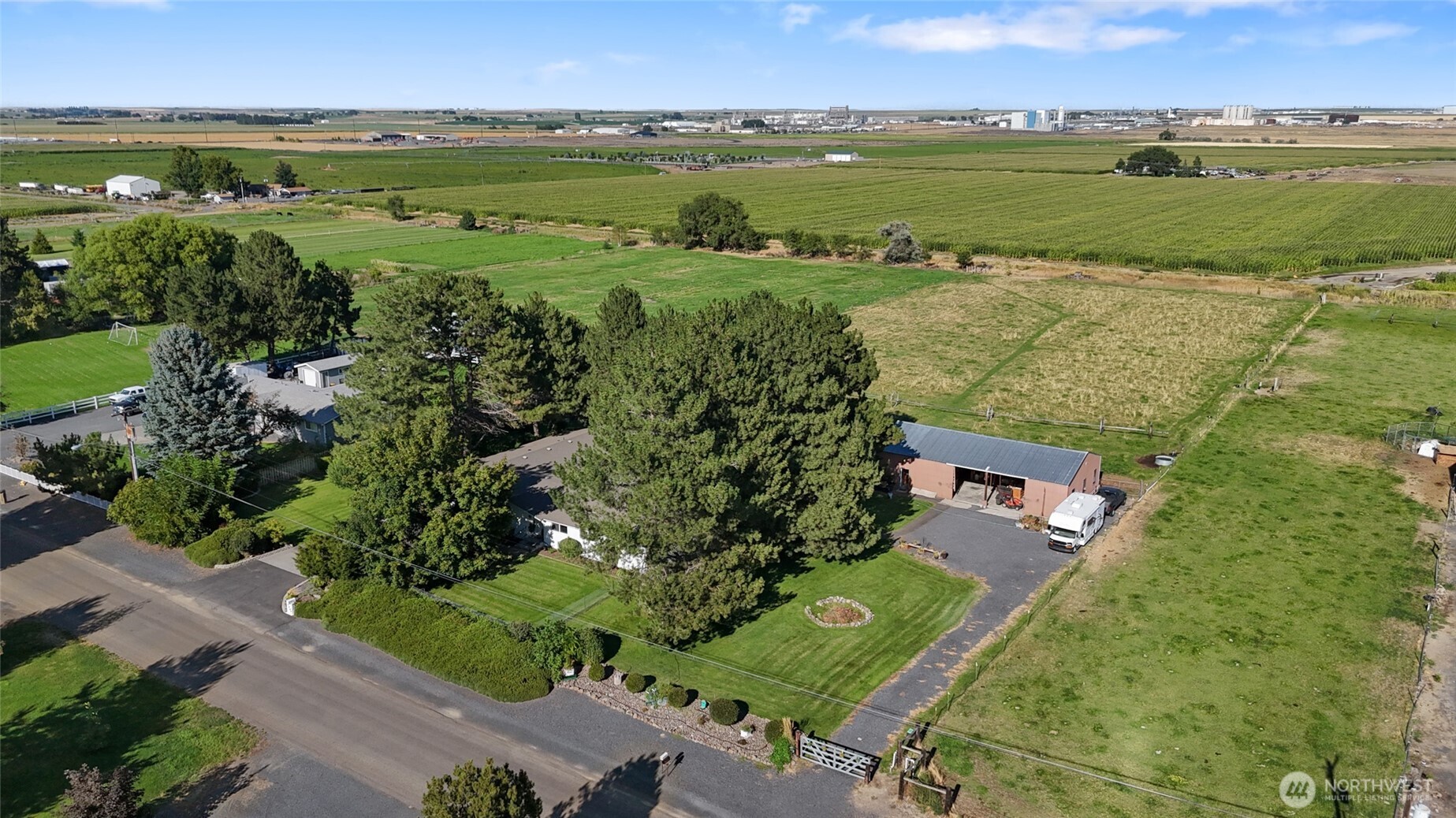 2299 Admiral Road Northeast Moses Lake, WA 98837 - Photo 38 of 40 an aerial view of a houses with outdoor space and river