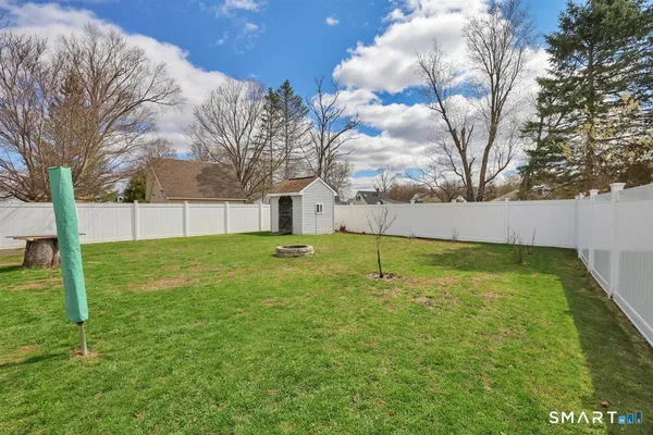 $259,900 | 20 Nassau Circle, East Hartford, CT 06118