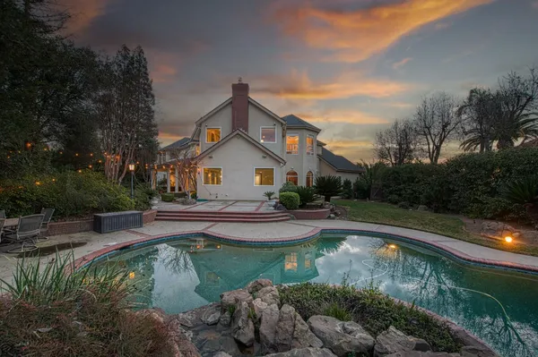 $2,090,000 | 10198 North Spanish Bay Drive, Fresno, CA 93720