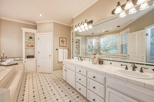 $2,090,000 | 10198 North Spanish Bay Drive, Fresno, CA 93720