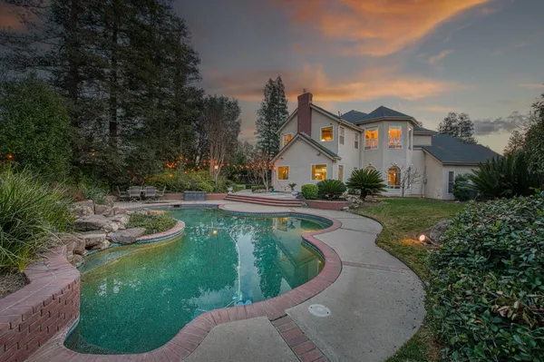 $2,090,000 | 10198 North Spanish Bay Drive, Fresno, CA 93720
