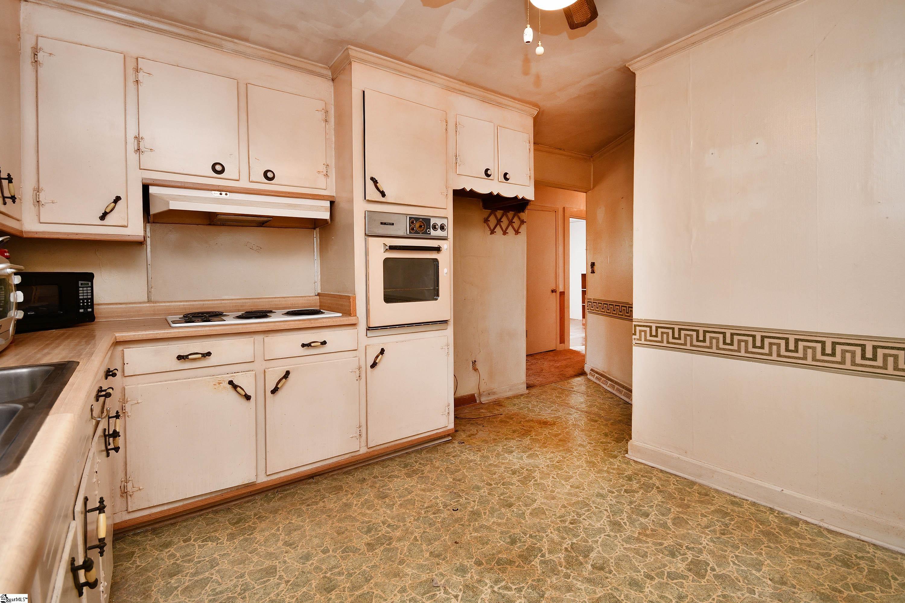 75 West Tyger Bridge Road Taylors, SC 29687 - Photo 5 of 27