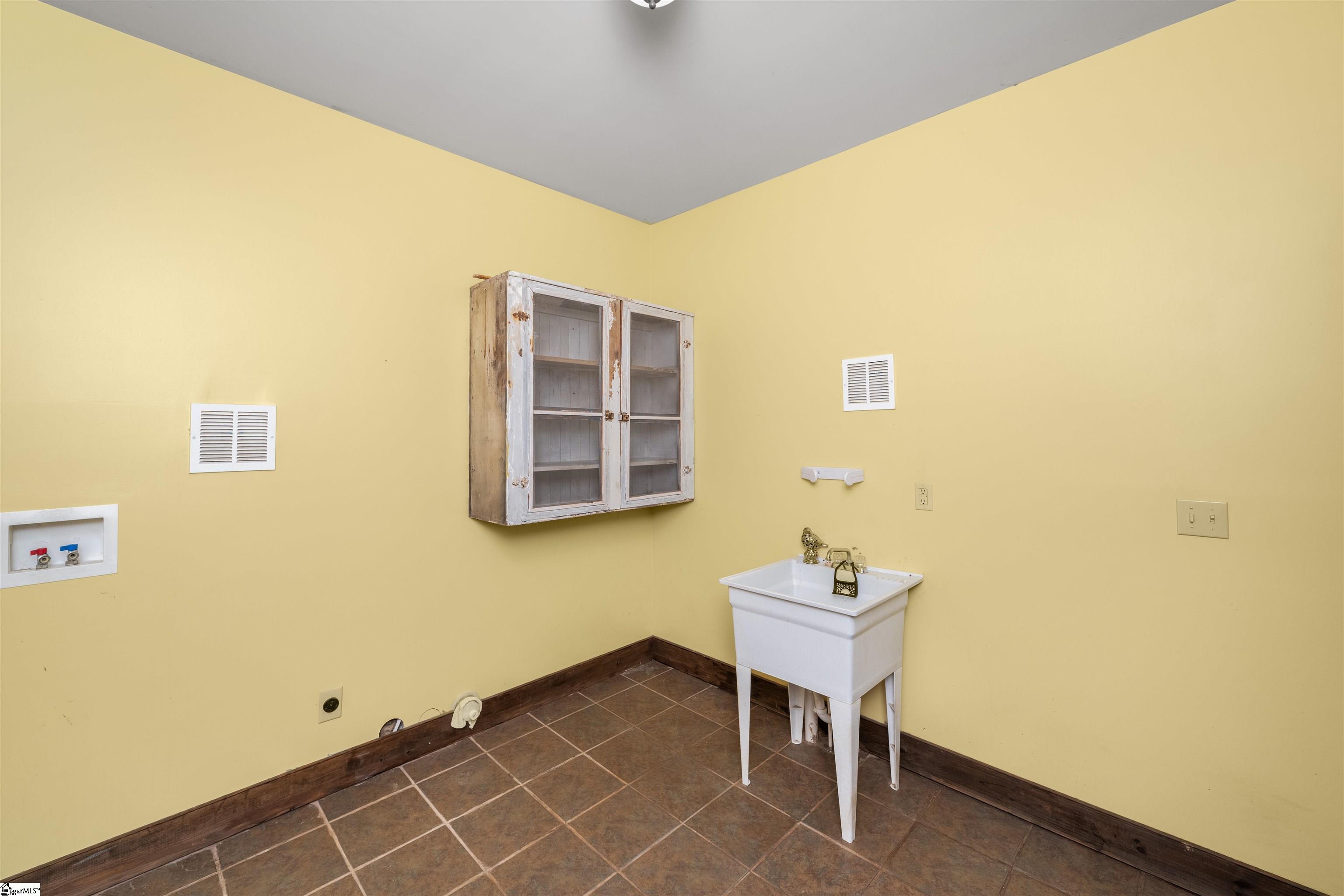 616 Connelly Road Pickens, SC 29671 - Photo 17 of 49