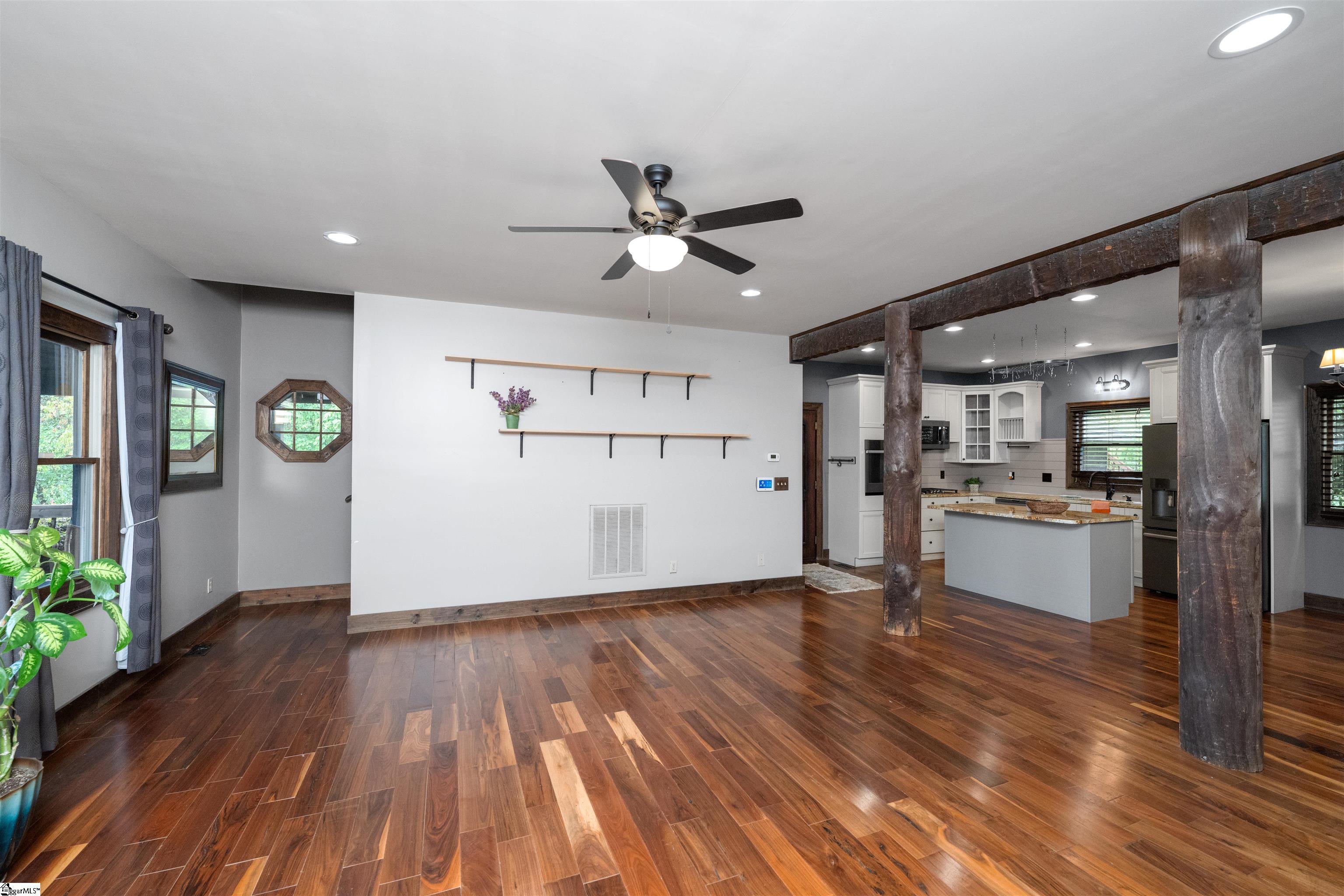 616 Connelly Road Pickens, SC 29671 - Photo 4 of 49