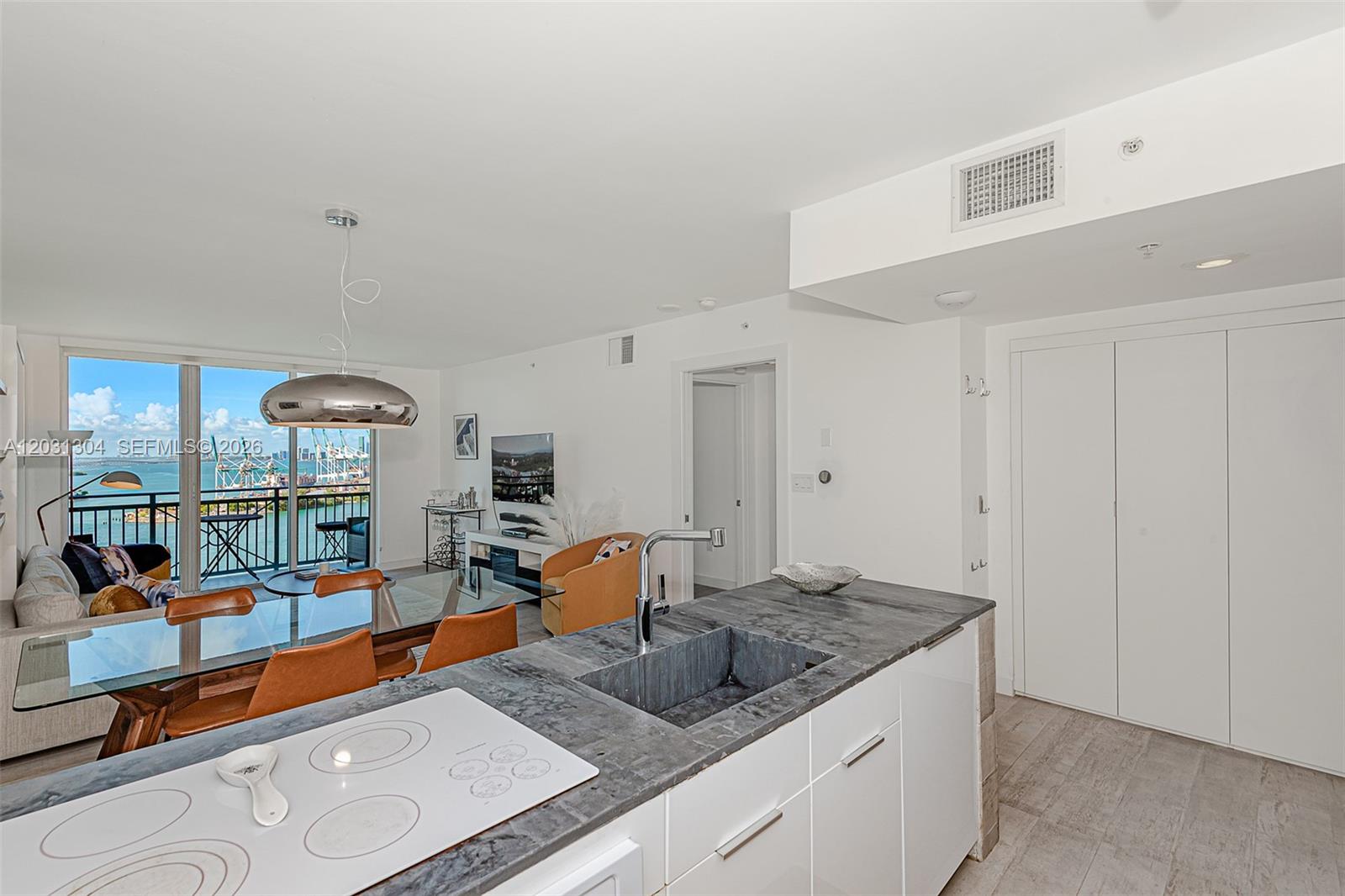 90 Alton Road, Unit 2506 Miami Beach, FL 33139 - Photo 12 of 22