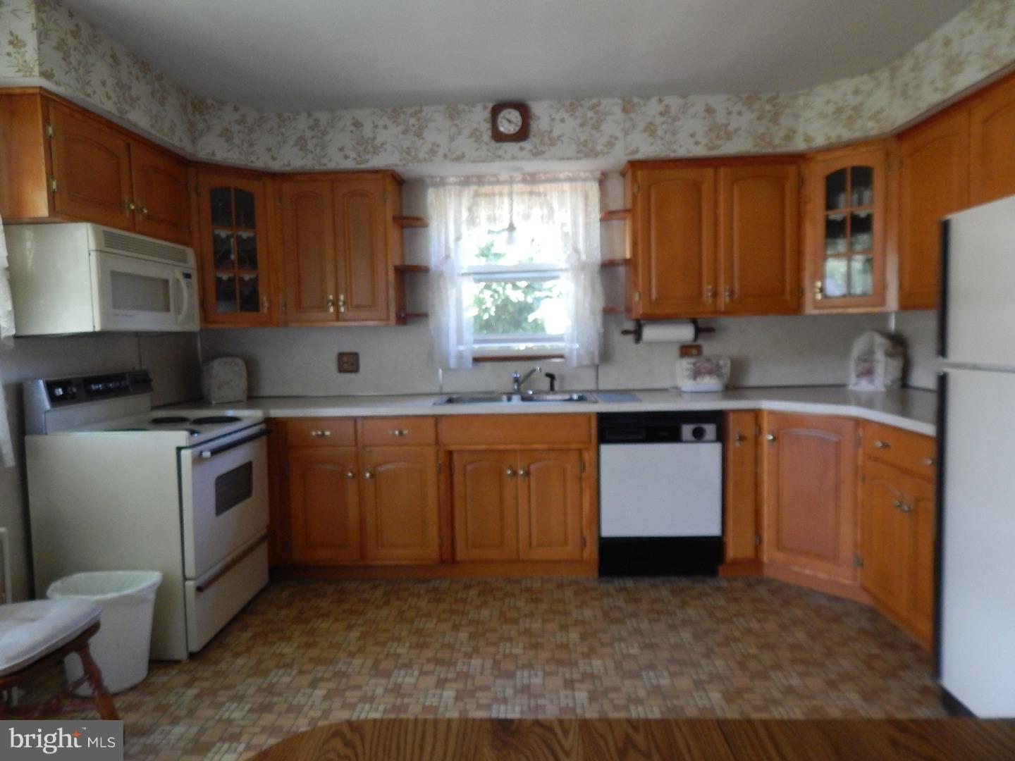 1866 Hoffmansville Road Frederick, PA 19435 - Photo 6 of 13 Gallery Image 6