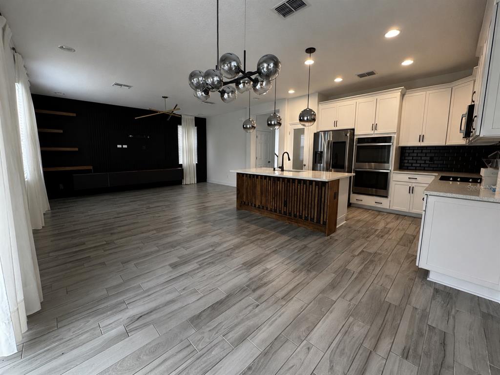 19258 Old Spanish Road Tampa, FL 33647 - Photo 2 of 9