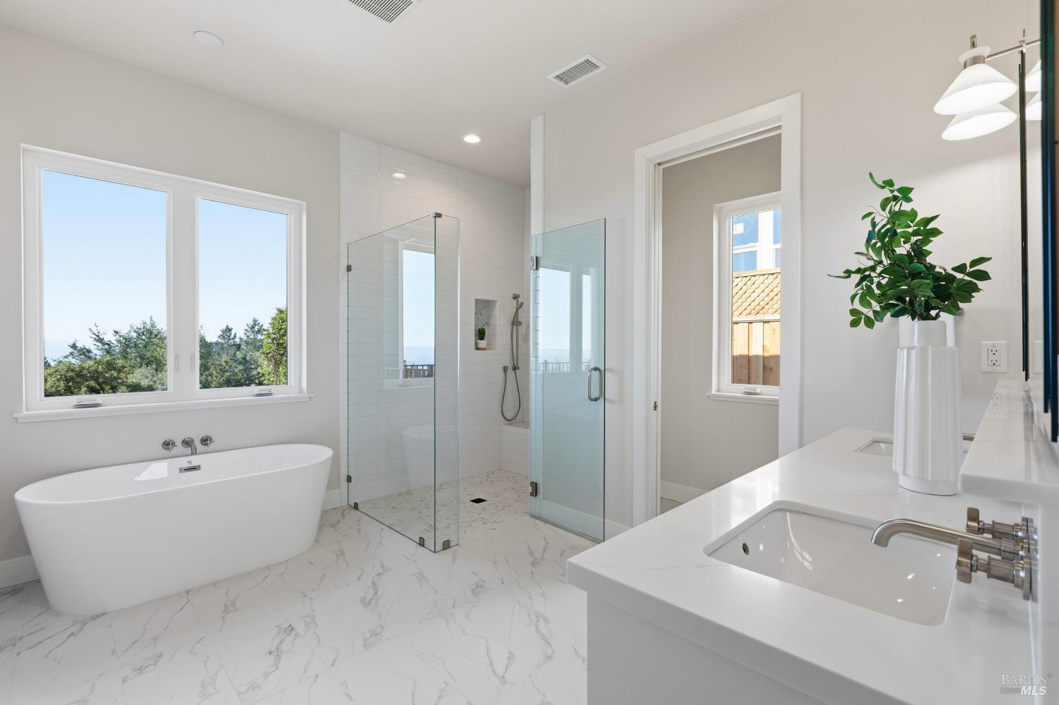 3945 Parker Hill Road Santa Rosa, CA 95404 - Photo 36 of 53 a bathroom with a bathtub and a sink