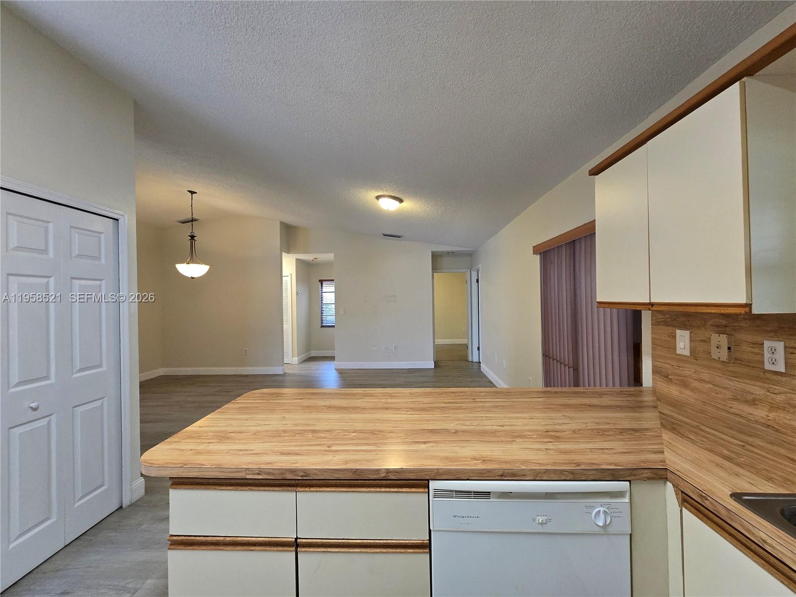 14464 Southwest 96th Terrace Miami, FL 33186 - Photo 15 of 34