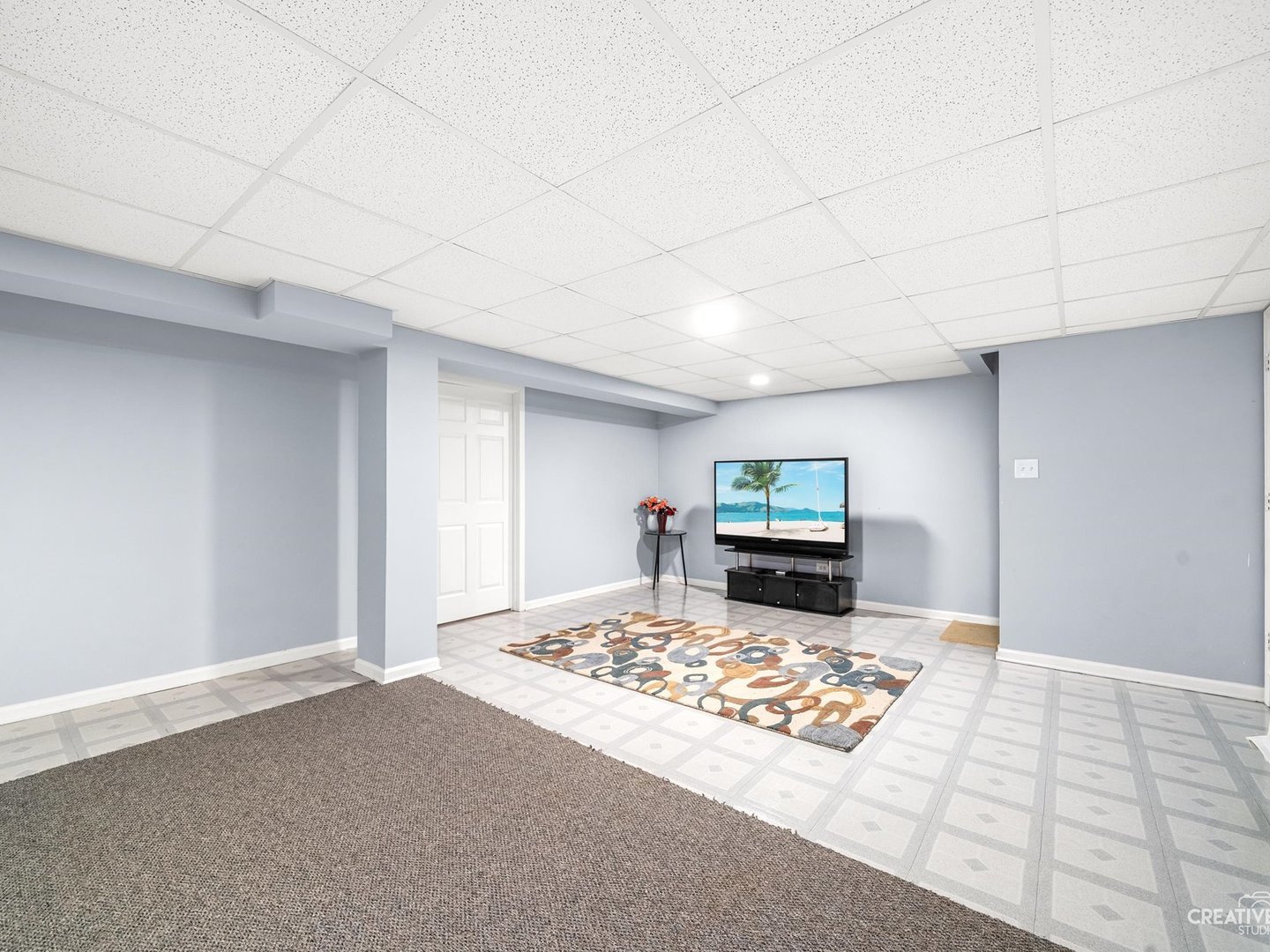 301 Inner Cir Drive Bolingbrook, IL 60490 - Photo 20 of 20 a living room with furniture and a rug