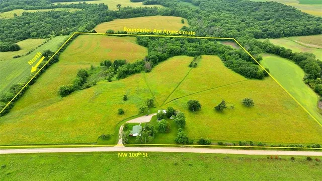 $300,000 | 510 Northwest 100th Street, Spickard, MO 64679