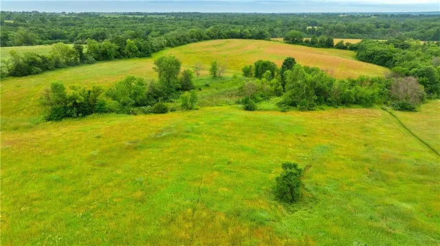 $300,000 | 510 Northwest 100th Street, Spickard, MO 64679