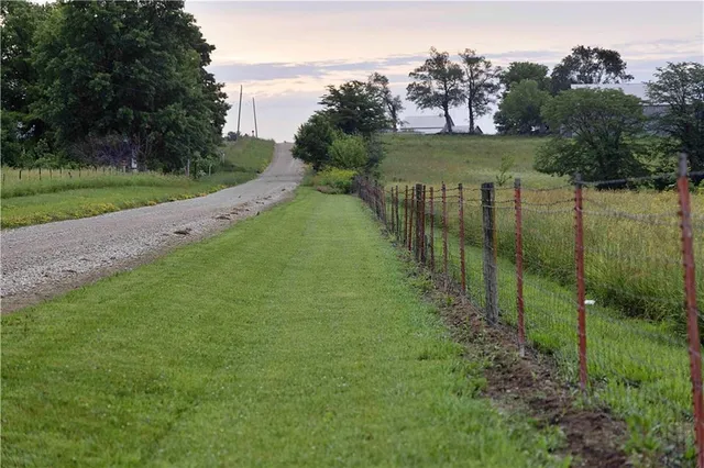 $300,000 | 510 Northwest 100th Street, Spickard, MO 64679