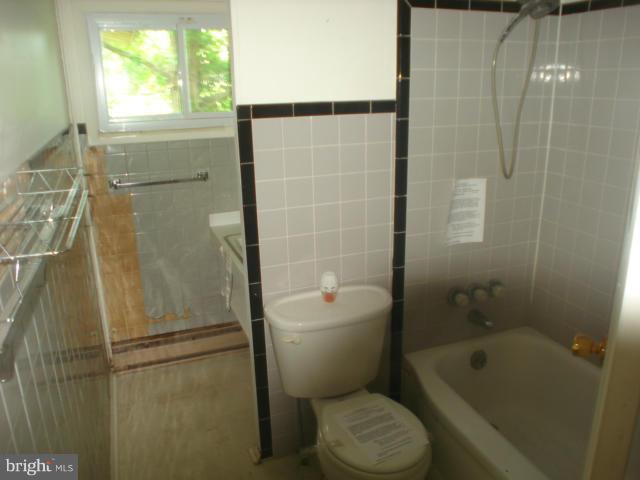 6006 Linganore Road Frederick, MD 21701 - Photo 14 of 16 Bath