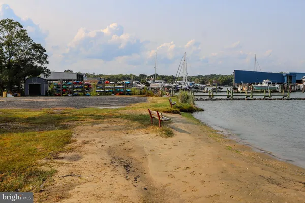 $499,000 | 3762 Beach Dr Boulevard, Edgewater, MD 21037