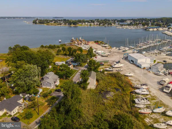 $499,000 | 3762 Beach Dr Boulevard, Edgewater, MD 21037