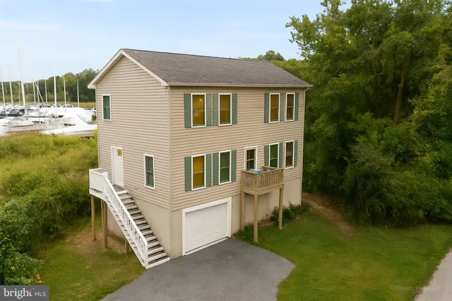 $545,000 | 3762 Beach Dr Boulevard, Edgewater, MD 21037