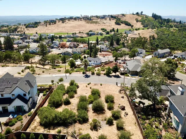 $390,000 | 3748 Woodbourne Place, Santa Rosa, CA 95403