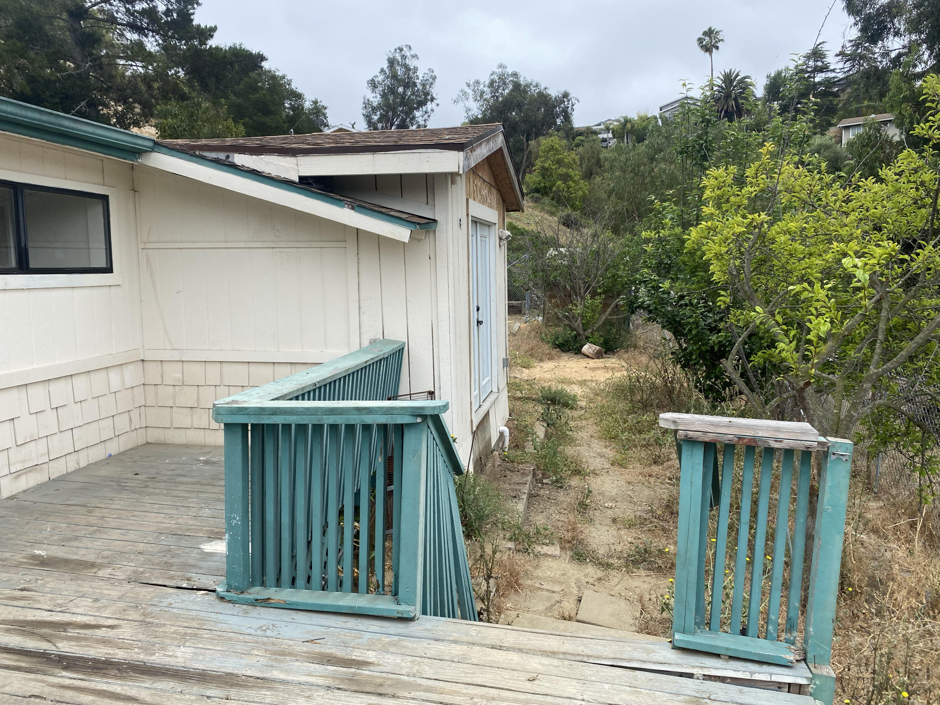 1041 Palomino Road Santa Barbara, CA 93105 - Photo 6 of 27 Front Deck