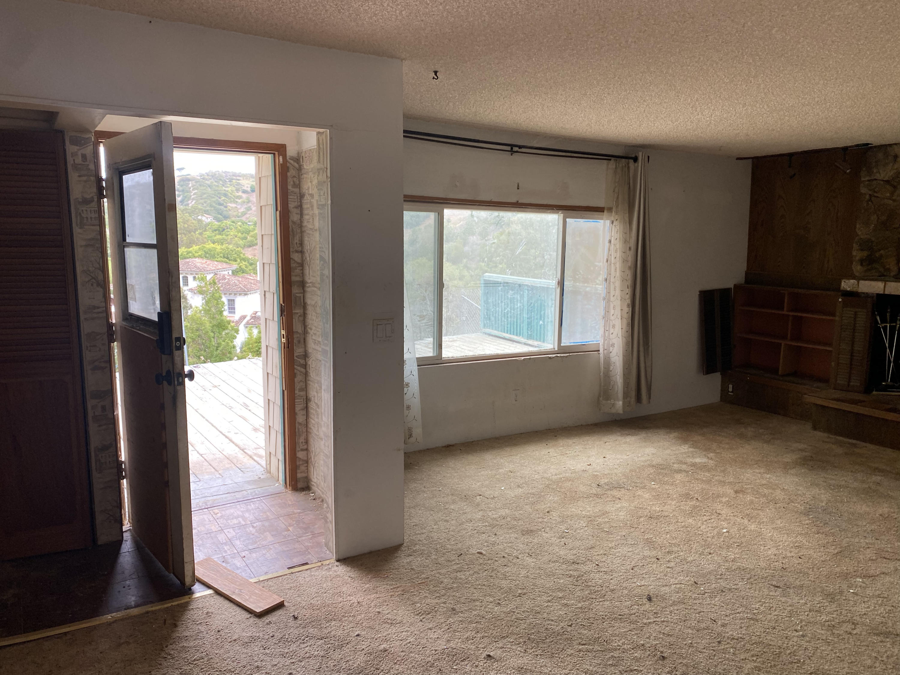 1041 Palomino Road Santa Barbara, CA 93105 - Photo 7 of 27 Entry