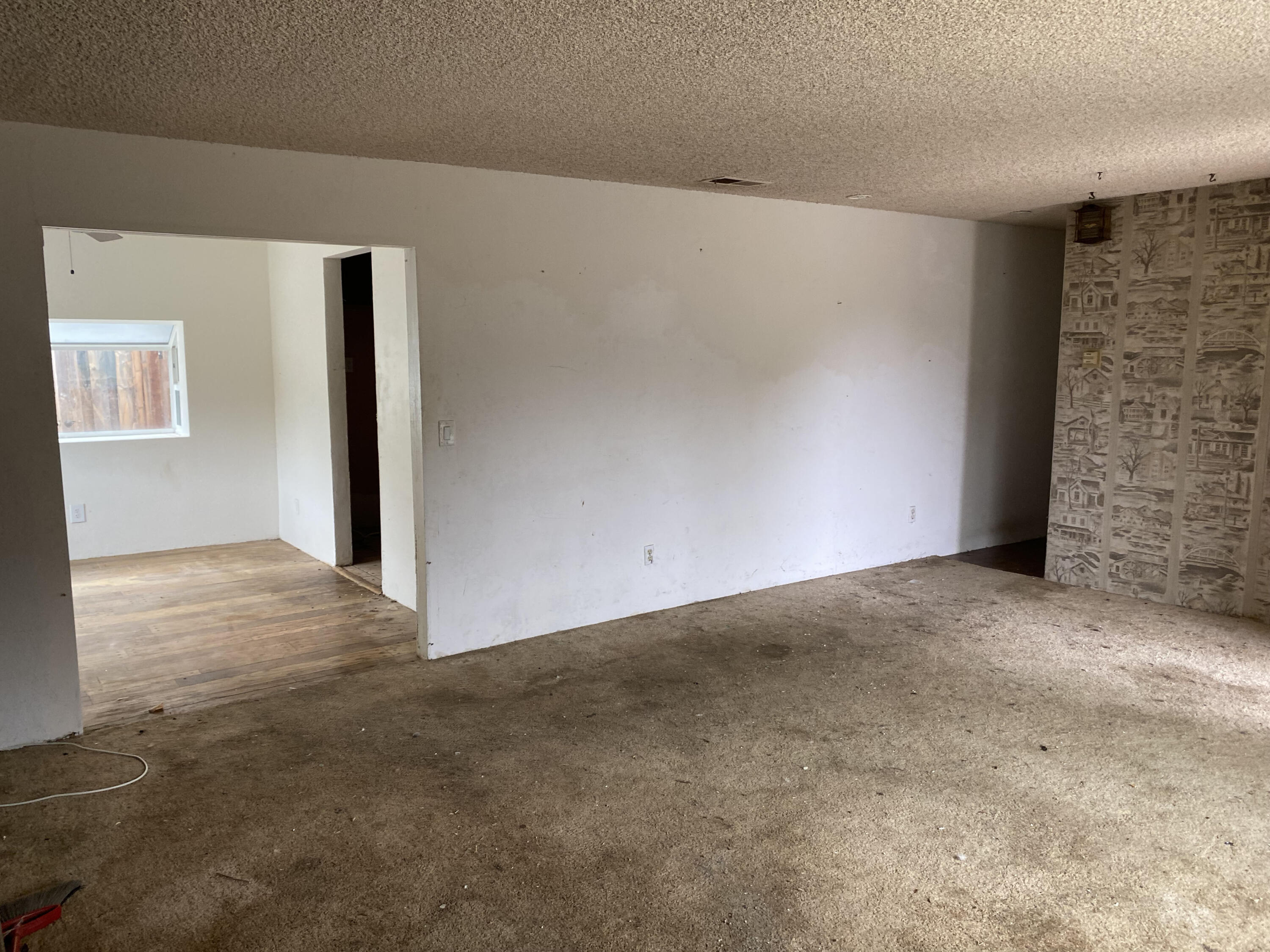 1041 Palomino Road Santa Barbara, CA 93105 - Photo 9 of 27 Living Room