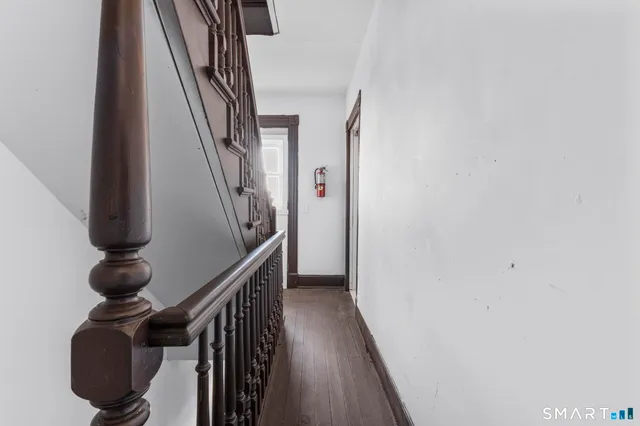 a view of entryway and workspace