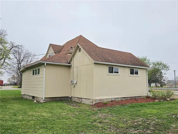 $250,000 | 819 West 7th Avenue, Garnett, KS 66032