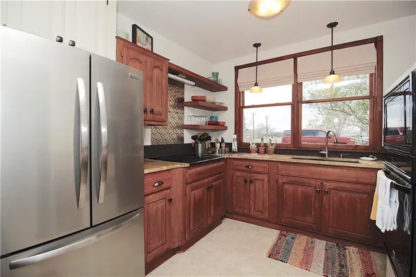 $250,000 | 819 West 7th Avenue, Garnett, KS 66032