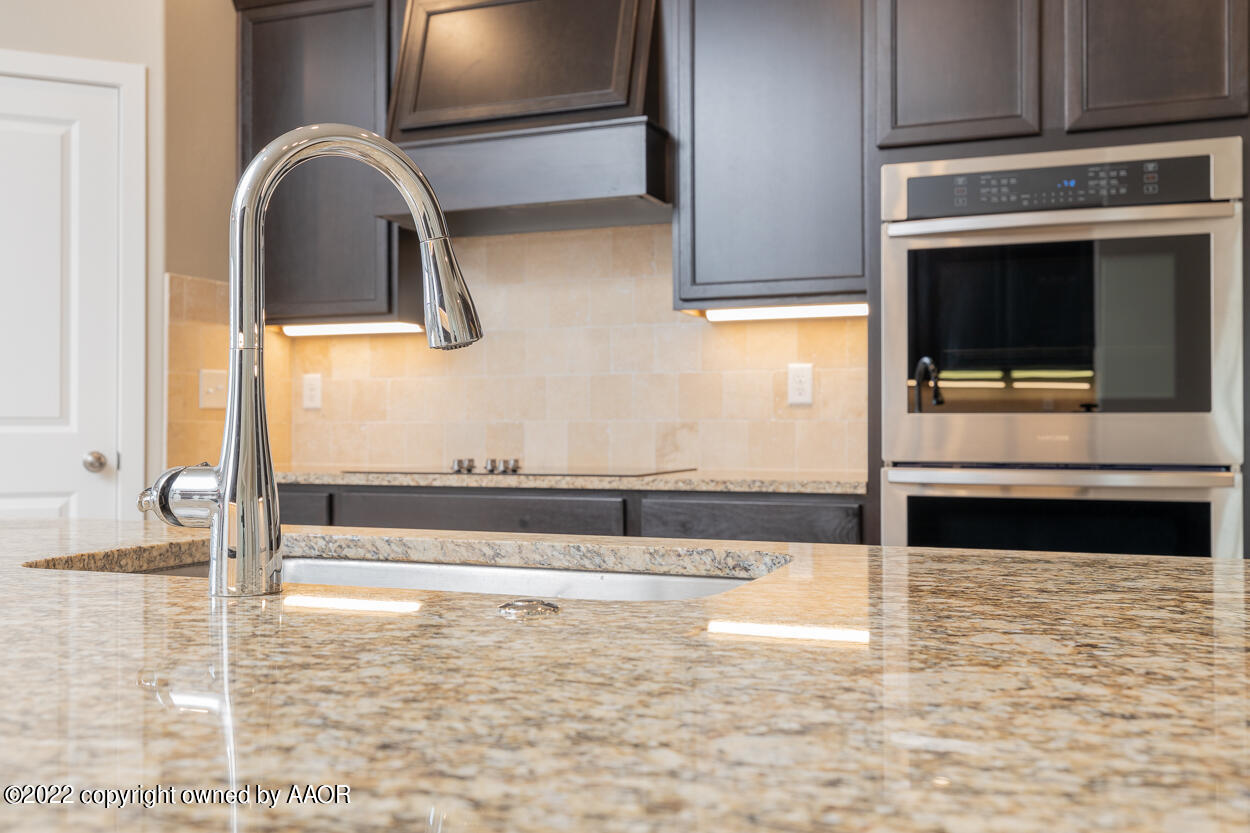 2600 Daybreak Lane Amarillo, TX 79124 - Photo 5 of 36 a view of a living room