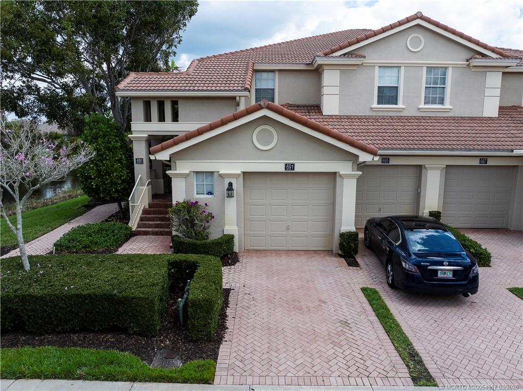 691 Southwest Glen Crest Way Stuart, FL 34997 - Photo 3 of 47
