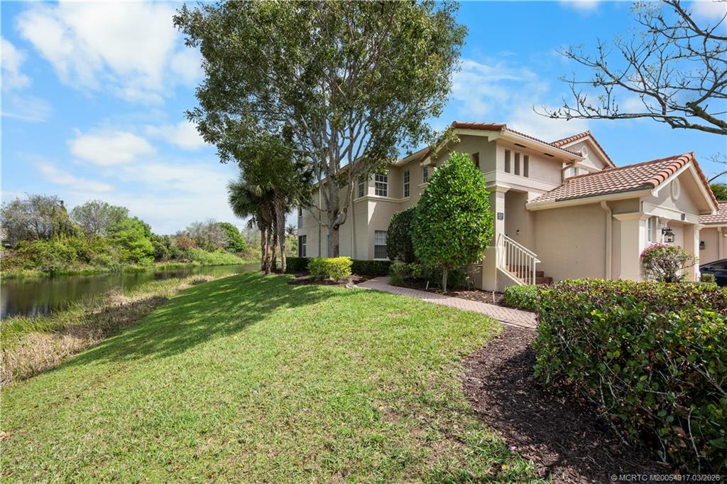 691 Southwest Glen Crest Way Stuart, FL 34997 - Photo 5 of 47