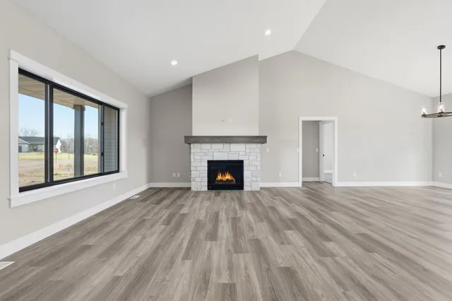 $825,000 | 1432 East Oaks Trail, Houlton, WI 54082