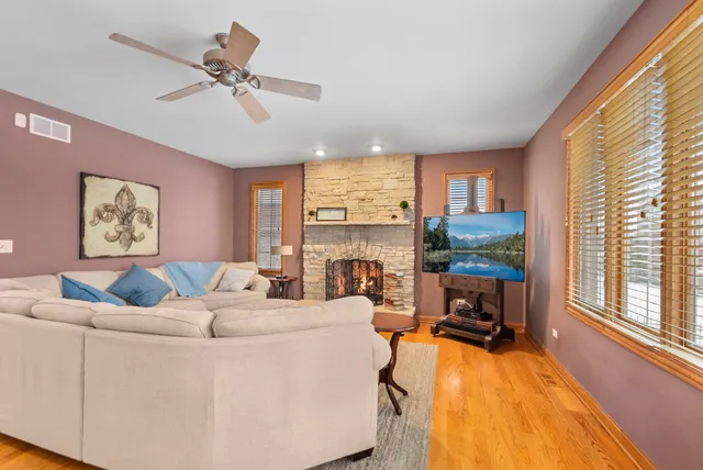 $769,900 | 15549 Julies Way, Orland Park, IL 60462