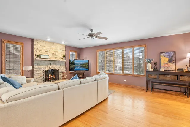 $769,900 | 15549 Julies Way, Orland Park, IL 60462