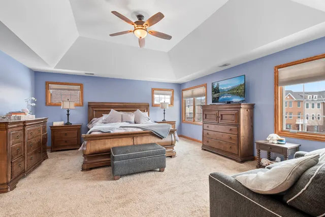 $769,900 | 15549 Julies Way, Orland Park, IL 60462