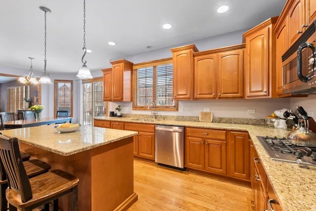 $769,900 | 15549 Julies Way, Orland Park, IL 60462